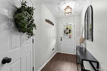 1621 Red Hickory in Howell Twp, MI Photo 4