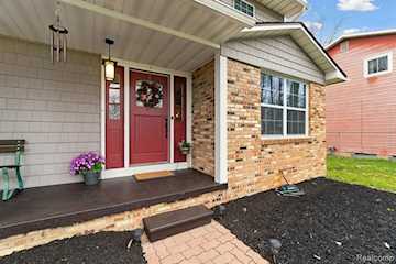 13196 Torrey Rd in Fenton Twp, MI Photo 5