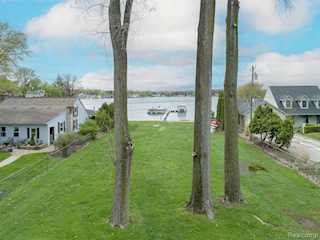 9550 Silverside in Green Oak Twp, MI Photo 5