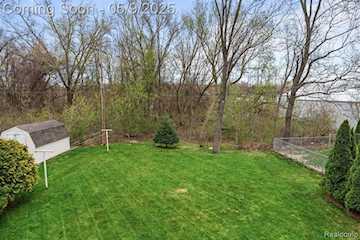 4945 Walker Dr in Brighton Twp, MI Photo 5