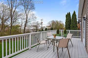 4945 Walker Dr in Brighton Twp, MI Photo 3