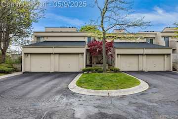 39507 Country Ln in Novi, MI Photo 2