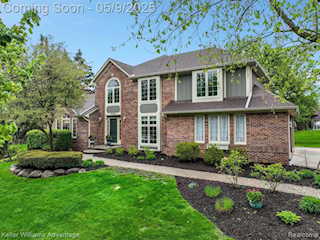 1027 Portsmere in Northville, MI Photo 2