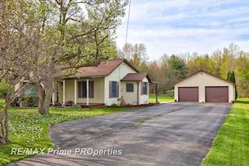 6412 W Vienna Rd in Vienna Twp, MI Photo 2