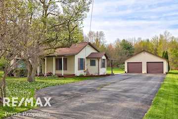 6412 W Vienna Rd in Vienna Twp, MI Photo 2