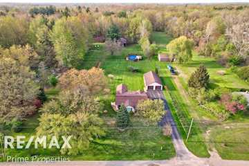 6412 W Vienna Rd in Vienna Twp, MI Photo 3