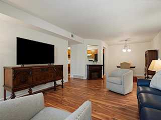 61007 Greenwood Dr in South Lyon, MI Photo 4