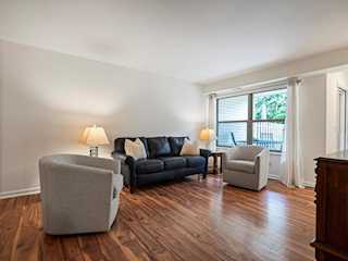 61007 Greenwood Dr in South Lyon, MI Photo 5
