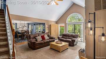6858 Corrigan Dr in Hamburg Twp, MI Photo 5