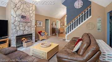 6858 Corrigan Dr in Hamburg Twp, MI Photo 4