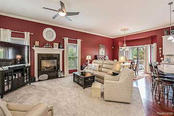 9730 N Tioga Trl in Hamburg Twp, MI Photo 5