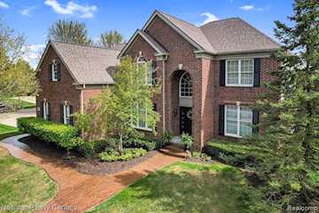 49235 Braeburn Ln in Novi, MI Photo 4
