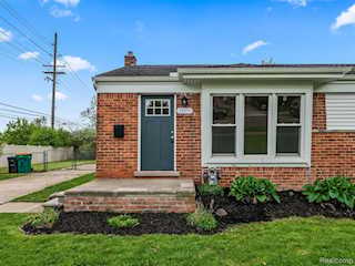 31431 Lamar Dr in Farmington, MI Photo 2