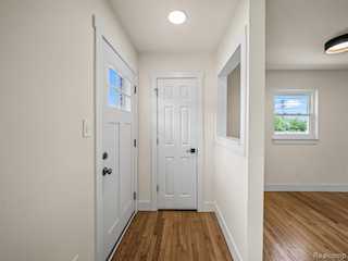 31431 Lamar Dr in Farmington, MI Photo 3