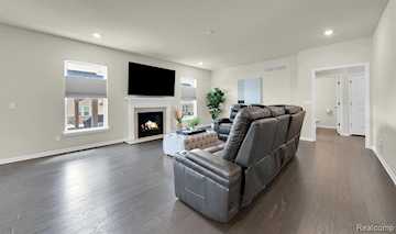 43547 Bolingbrooke Ln in Novi, MI Photo 5
