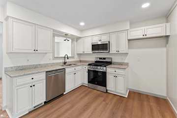 2226 Pollard Rd in Lansing, MI Photo 4
