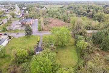 260 S Dexter St in Pinckney Vlg, MI Photo 5