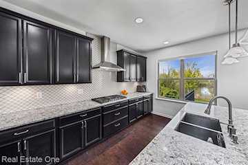 41829 Steinbeck in Novi, MI Photo 5