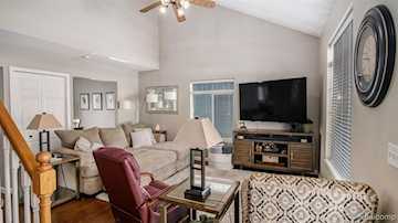 1204 Eastoak Dr in Fenton, MI Photo 4