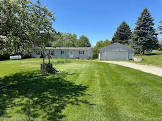 1088 Kern Rd in Iosco Twp, MI Photo 2
