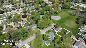 9013 Floral St in Livonia, MI Photo 4
