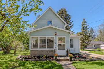 412 Wilkinson St in Chelsea, MI Photo 2