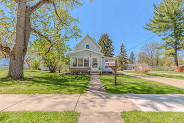 412 Wilkinson St in Chelsea, MI Photo 4
