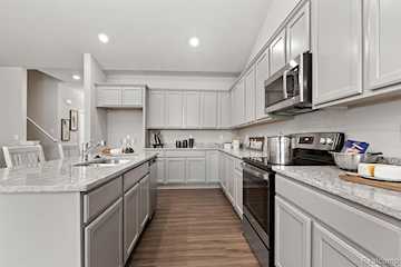 2209 Chase Dr #101 in Hartland Twp, MI Photo 4