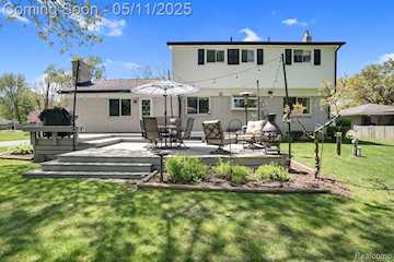 430 Chester Ct in South Lyon, MI Photo 5