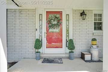 430 Chester Ct in South Lyon, MI Photo 3