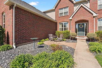 717 Dennison Ct in Oakland Twp, MI Photo 3