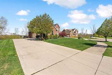 717 Dennison Ct in Oakland Twp, MI Photo 5