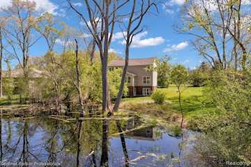 1060 Tinley Blvd in Oxford Twp, MI Photo 3