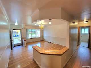 28142 Liberty Dr in Warren, MI Photo 2