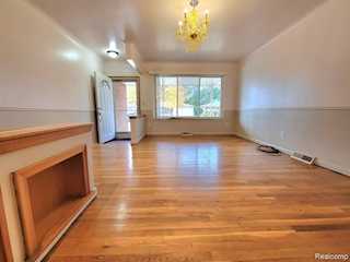 28142 Liberty Dr in Warren, MI Photo 4