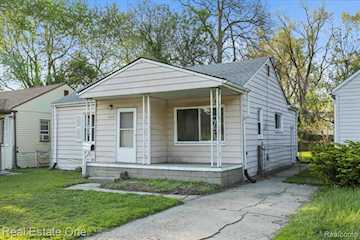 12855 Couwlier Ave in Warren, MI Photo 3