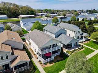 405 Anchors Way in St. Joseph, MI Photo 2