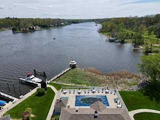 405 Anchors Way in St. Joseph, MI Photo 4