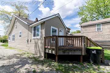 1291 E Lake Dr in Novi, MI Photo 4