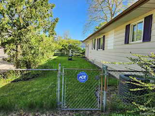 501 Virginia Ave in East Lansing, MI Photo 3