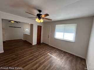 15840 Wakenden in Redford Twp, MI Photo 2