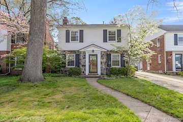 645 Elmwood St in Dearborn, MI Photo 2