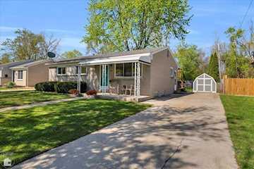 704 Georgia Ave in Marysville, MI Photo 2