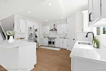 8410 Joseph St in Commerce Twp, MI Photo 4