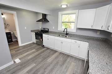2265 Morris Ave in Burton, MI Photo 5