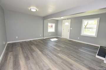 2265 Morris Ave in Burton, MI Photo 3