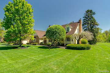 9150 Chubb Rd in Salem Twp, MI Photo 2