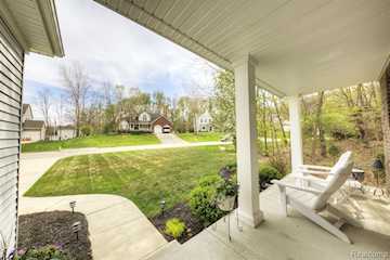 3088 Painted Dr in Marion Twp, MI Photo 4