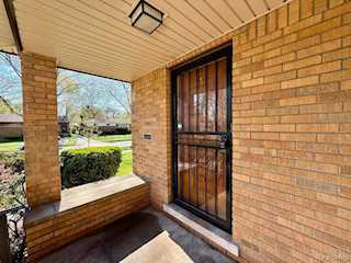 21911 Kenosha St in Oak Park, MI Photo 3