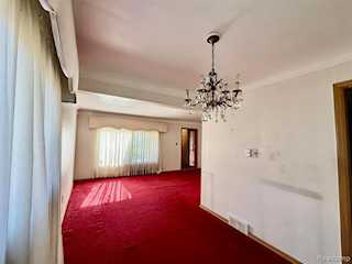 21911 Kenosha St in Oak Park, MI Photo 5